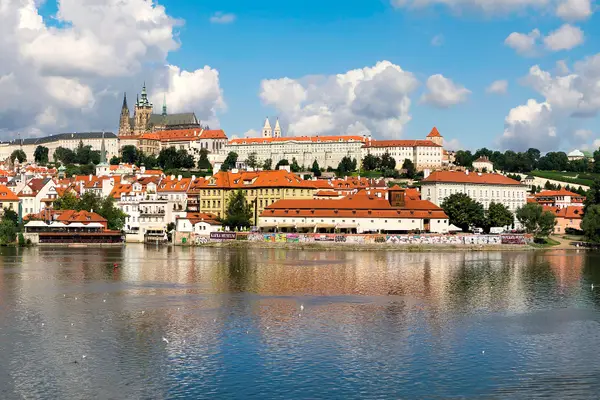 Прага